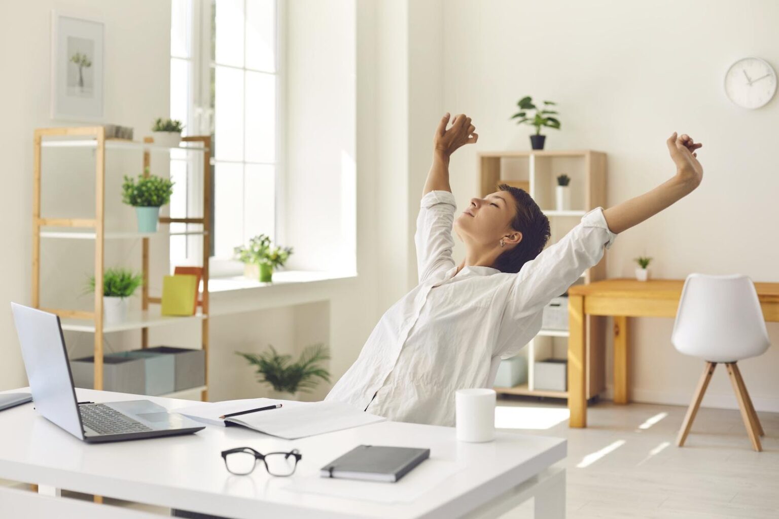 How to Stay on Top of Your Health While Working a Desk Job